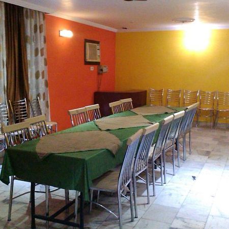 Hotel Kanishka Kanpur Eksteriør billede