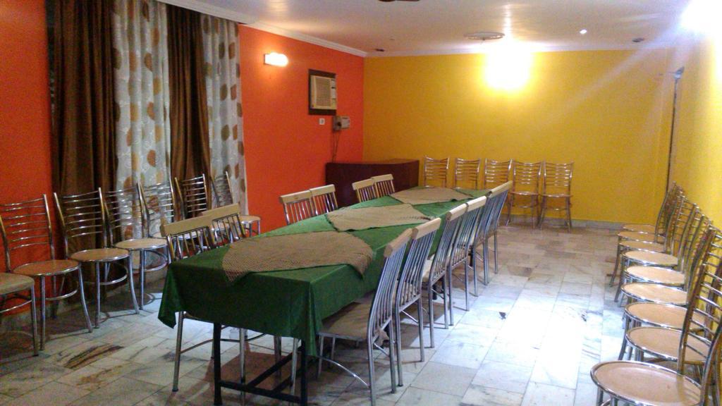 Hotel Kanishka Kanpur Eksteriør billede
