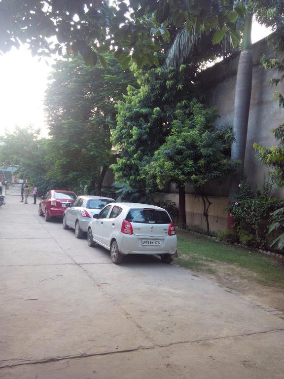 Hotel Kanishka Kanpur Eksteriør billede
